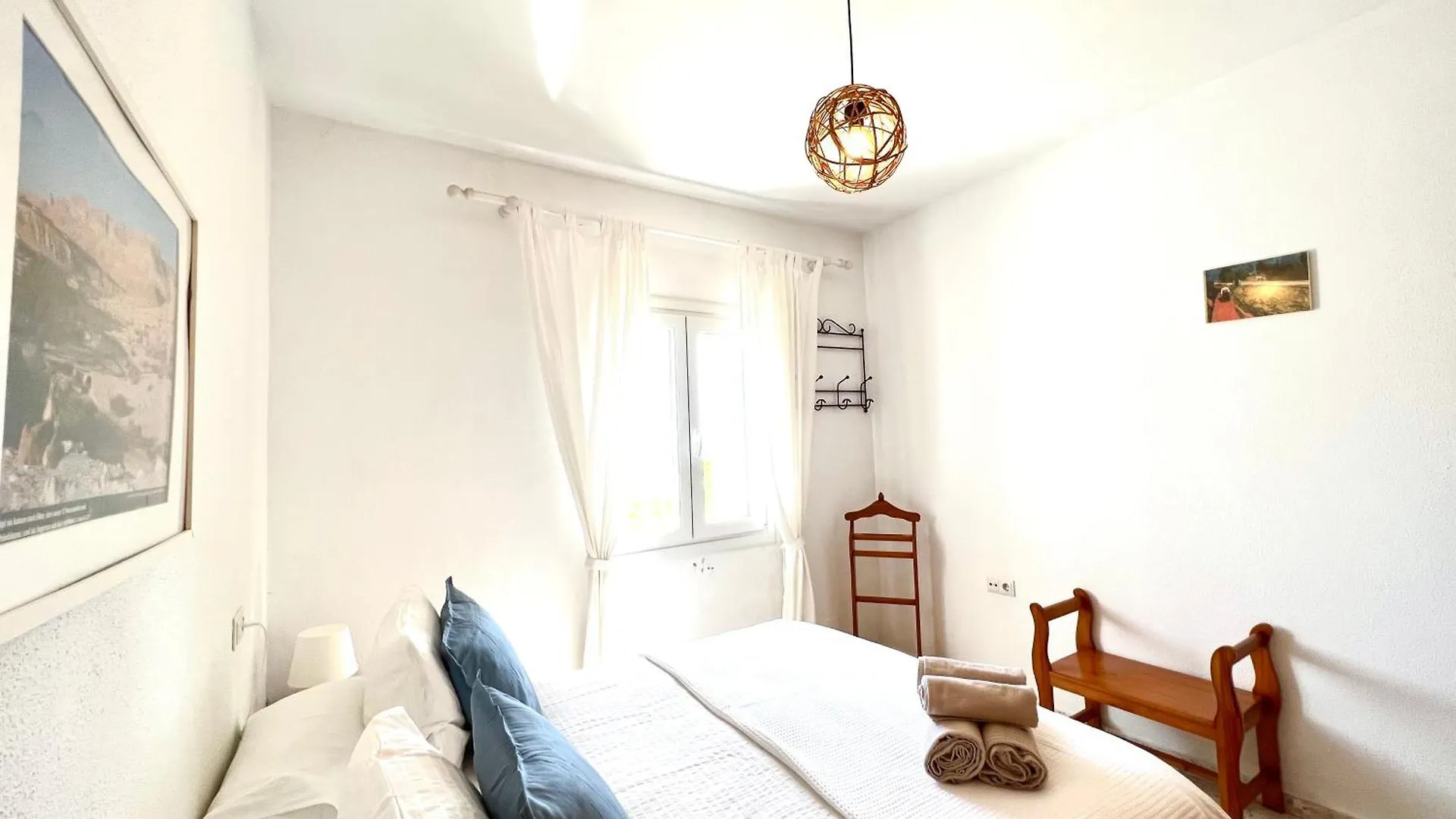 סהרה דה לוס אטונס Apartments In Romantic, Private Beachvilla ספרד